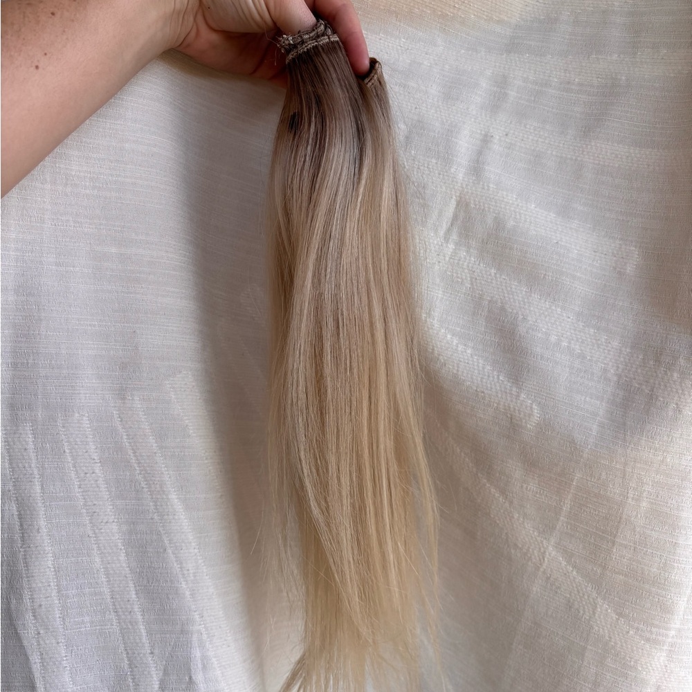JZ Styles 18” Machine Weft Remy Human Hair Extensions Blonde Rooted Ombré - Picture 4 of 5